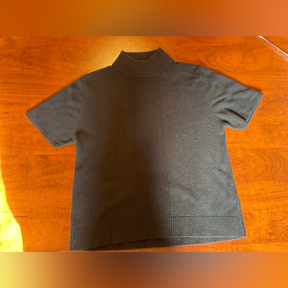 Short sleeved petite size 8 sweater